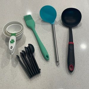 Kitchen cooking utensils